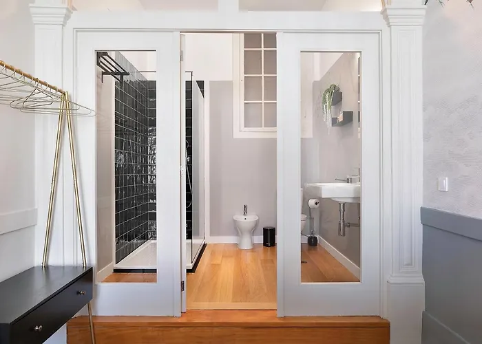 Historic At Cardosas With Balcony Appartement Porto