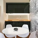 2Br In Cardosas - Private Balcony - Apt 2T