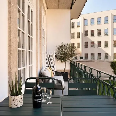 Appartement Historic At Cardosas With Balcony Oporto