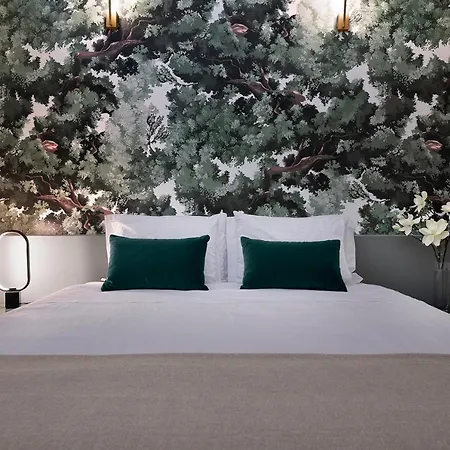 Historic At Cardosas With Balcony Oporto