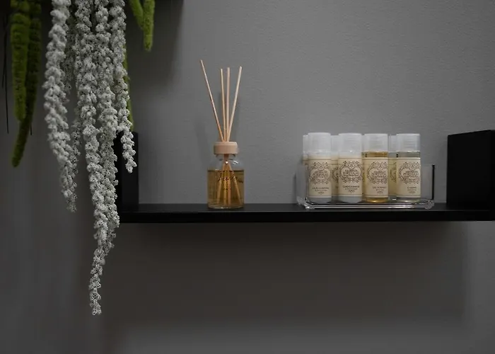 Historic At Cardosas With Balcony Oporto