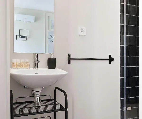 Historic At Cardosas With Balcony Apartment Porto