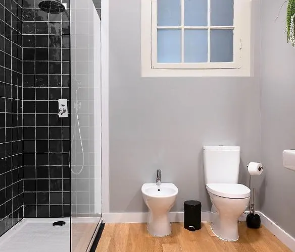 Historic At Cardosas With Balcony * Oporto