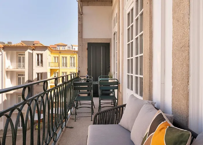 شقة Historic At Cardosas With Balcony *