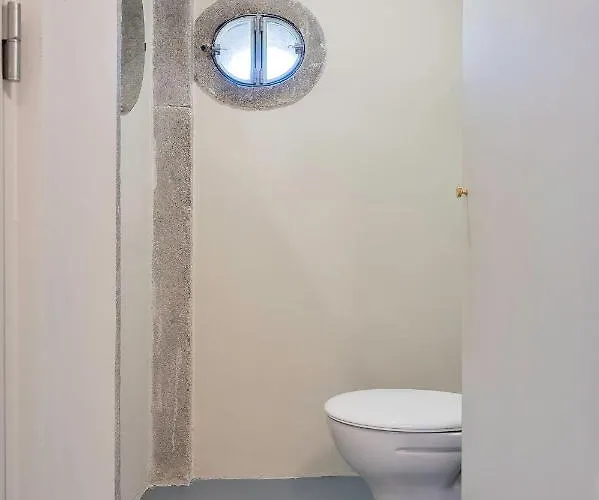 Апартаменты Historic At Cardosas With Balcony *