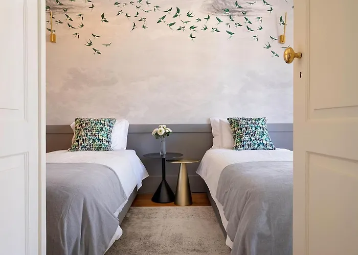 Historic At Cardosas With Balcony Apartman